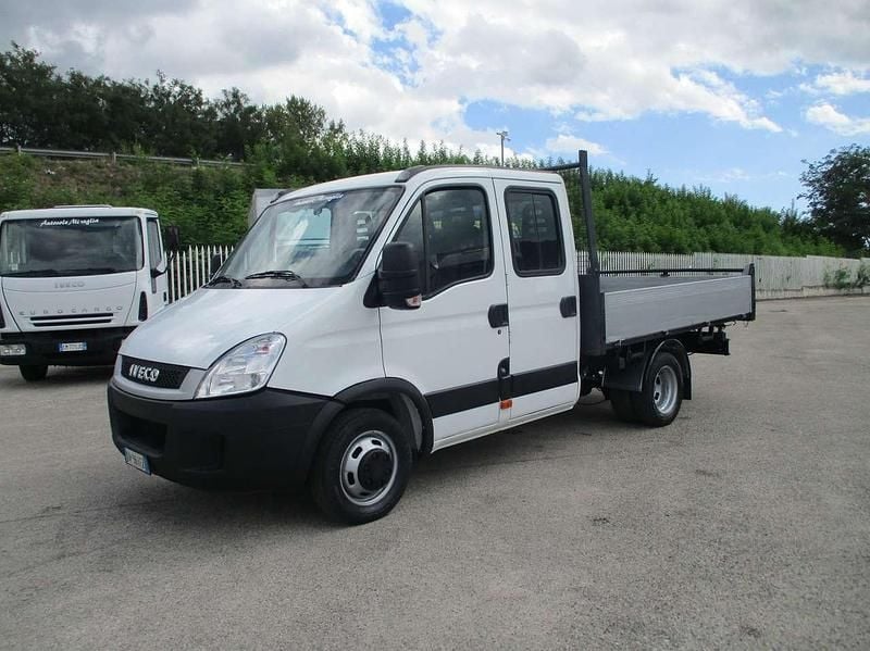 Usata Iveco Daily 106 CV (77 kW) 2010 Bianco Berlina