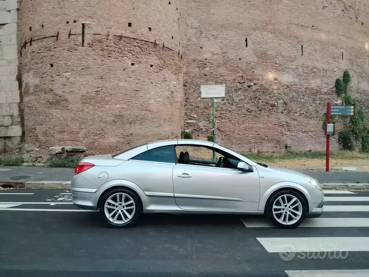 Usata Opel Astra 115 CV (84 kW) 2007 Grigio Cabrio