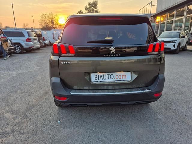 Usata Peugeot 5008 Allure 131 CV (96 kW) 2018 Grigio scuro SUV