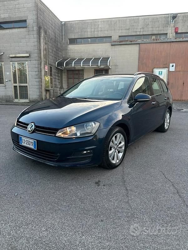 Usata VW Golf VII Highline 105 CV (77 kW) 2014 Blu Station wagon