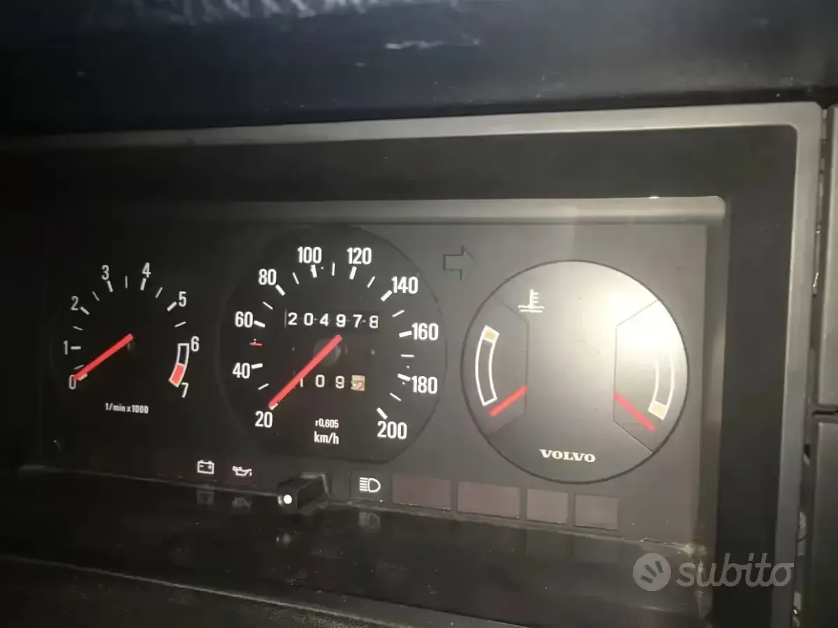 Usata Volvo 240 116 CV (85 kW) 1984 Grigio Berlina