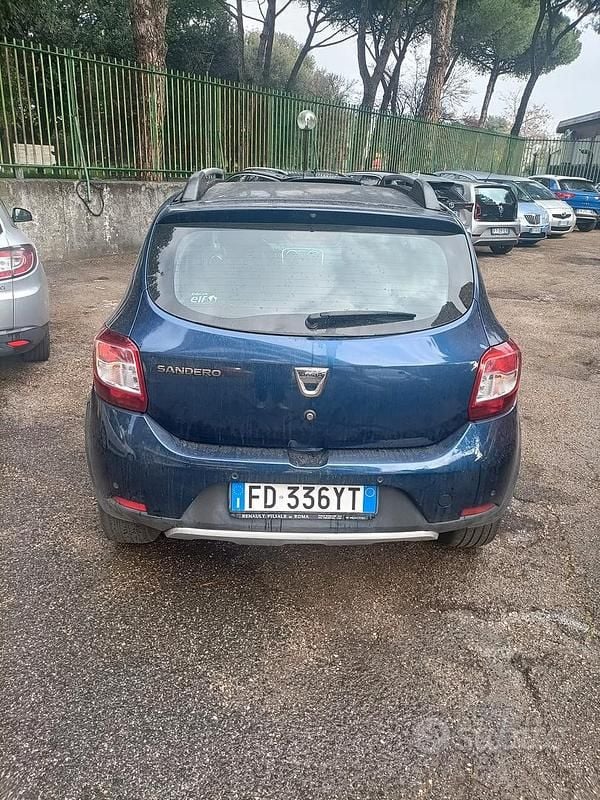 Usata Dacia Sandero Lauréate 90 CV (66 kW) 2016 Berlina