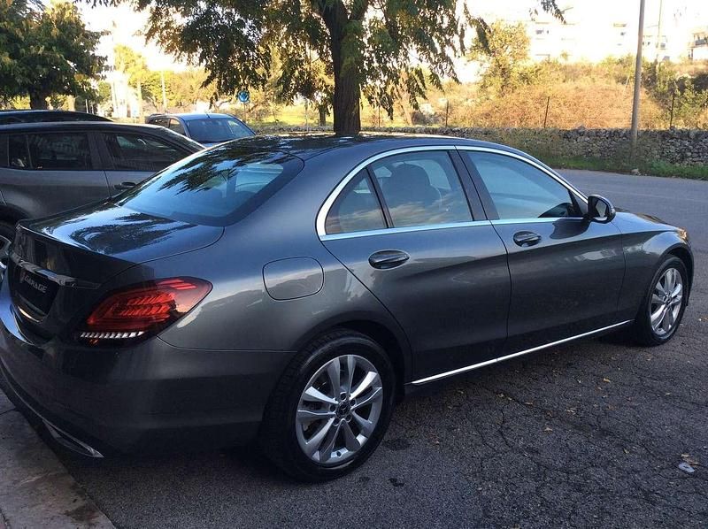 Begagnad Mercedes C180 Executive 122 HK (89 kW) 2019 Grå Sedan