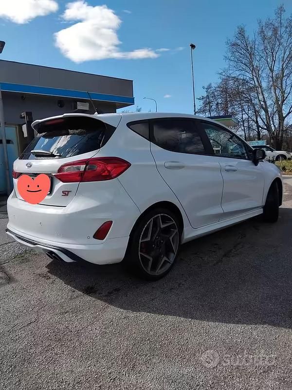 Usata Ford Fiesta ST 200 CV (147 kW) 2019 Bianco Utilitaria