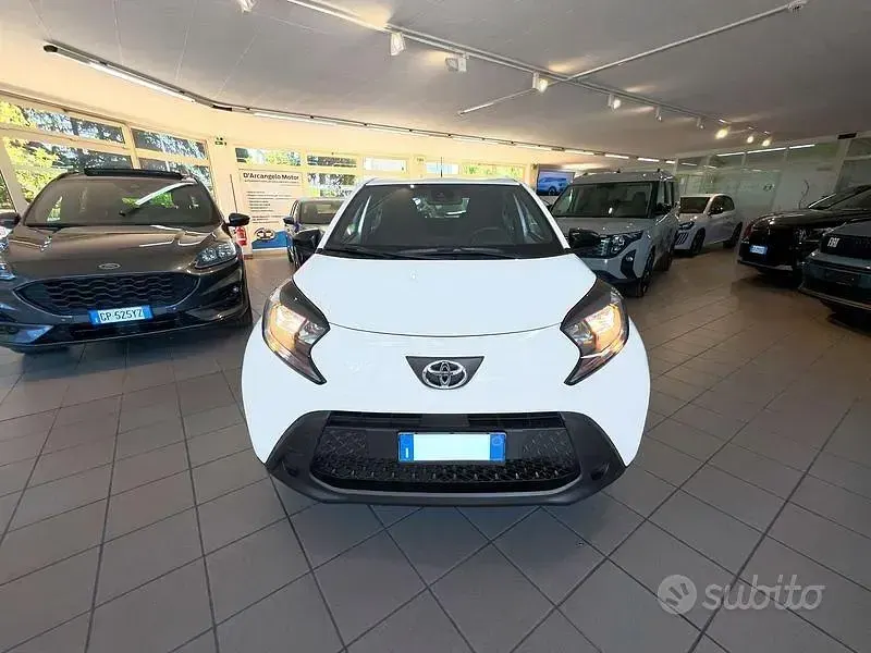 Usata Toyota Aygo X Active 72 CV (52 kW) 2025 Bianco SUV