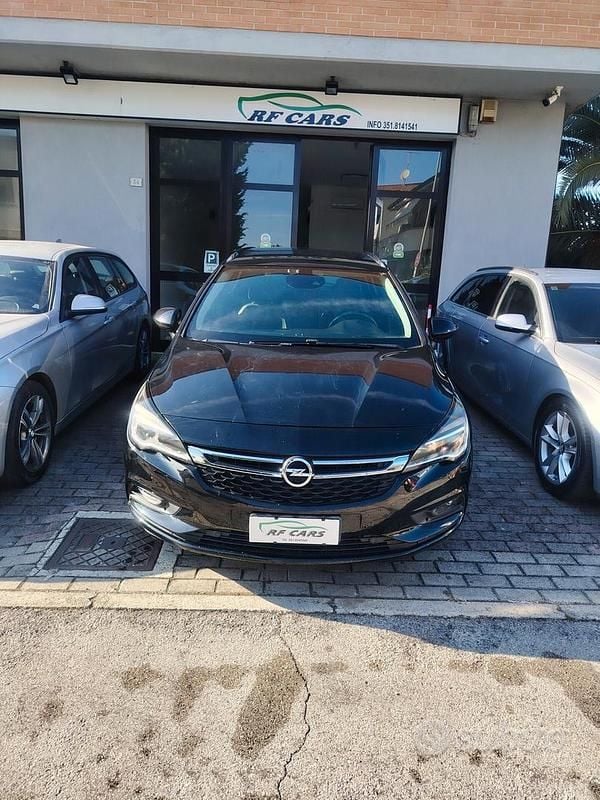 Usata Opel Astra Innovation 136 CV (100 kW) 2017 Nero Station wagon