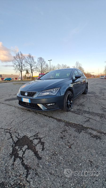Grigio Usata 2019 Seat Leon Tre volumi | 12.700 € (Buon prezzo) - Immagine 1/4