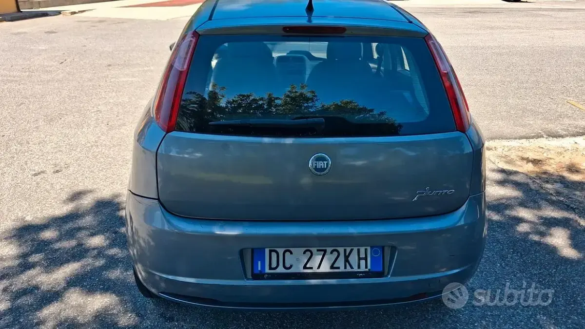 Usata Fiat Grande Punto 75 CV (55 kW) 2006 Bluazzurro Utilitaria