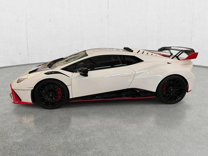 Usata Lamborghini Huracán 639 CV (469 kW) 2024 Bianco monocerus Coupé