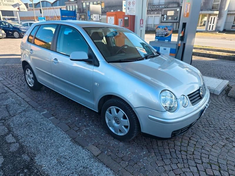 Usata VW Polo 75 CV (55 kW) 2004 Argento Utilitaria