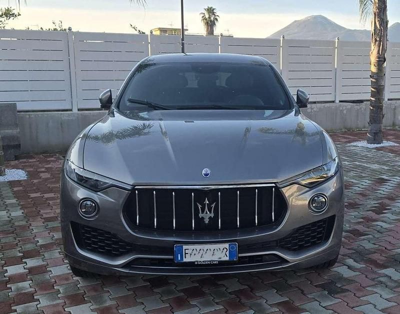 Usata Maserati Levante GranLusso 250 CV (183 kW) 2020 Grigio SUV