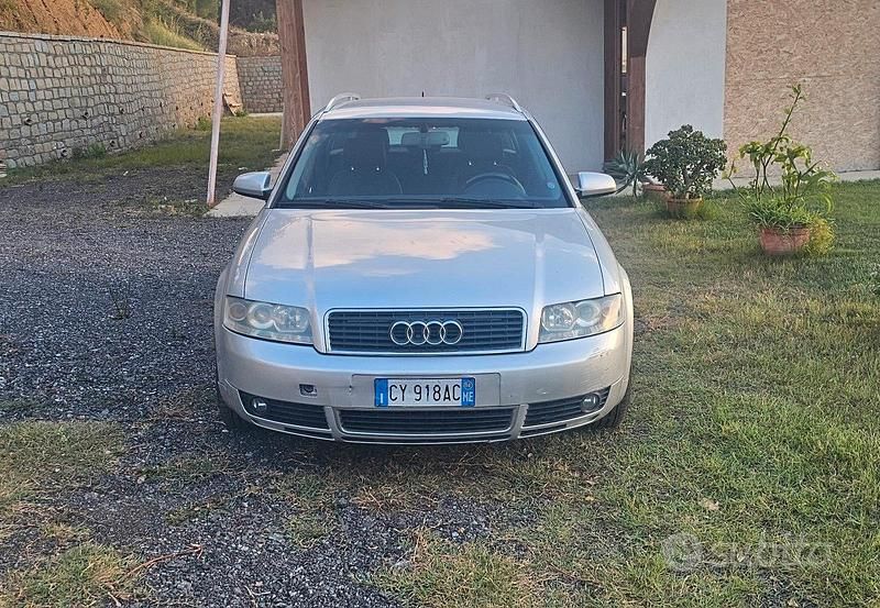 Grigio Usata 2004 Audi A4 Station wagon | 3000 € (Buon prezzo) - Immagine 1/4