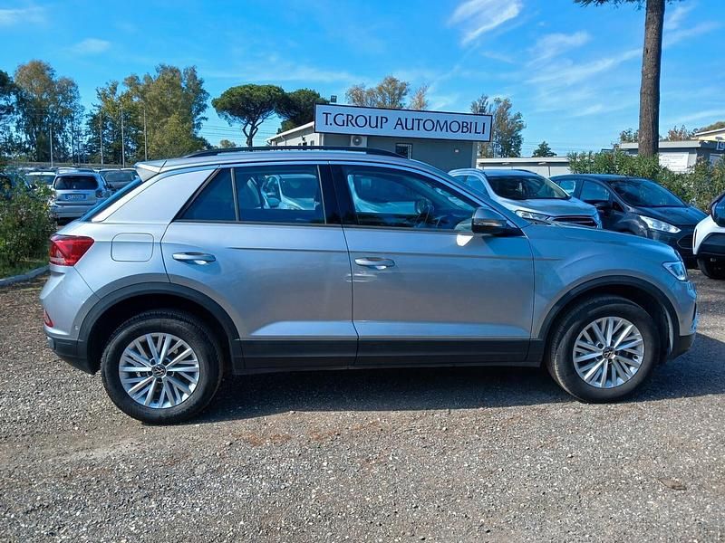Usata VW T-Roc Life 110 CV (80 kW) 2023 Argento SUV