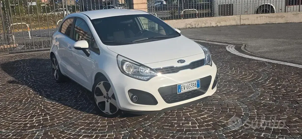 Usata Kia Rio 90 CV (66 kW) 2014 Coupé