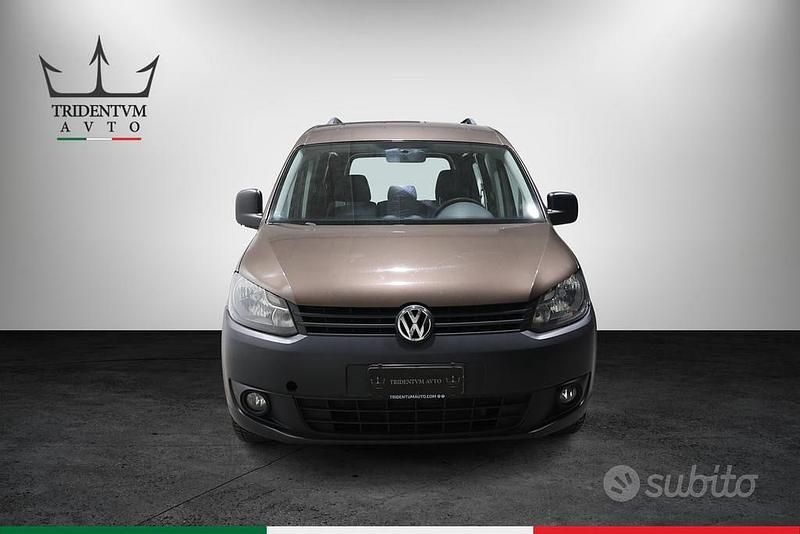 Usata VW Caddy Highline 110 CV (80 kW) 2012 Marrone Monovolume