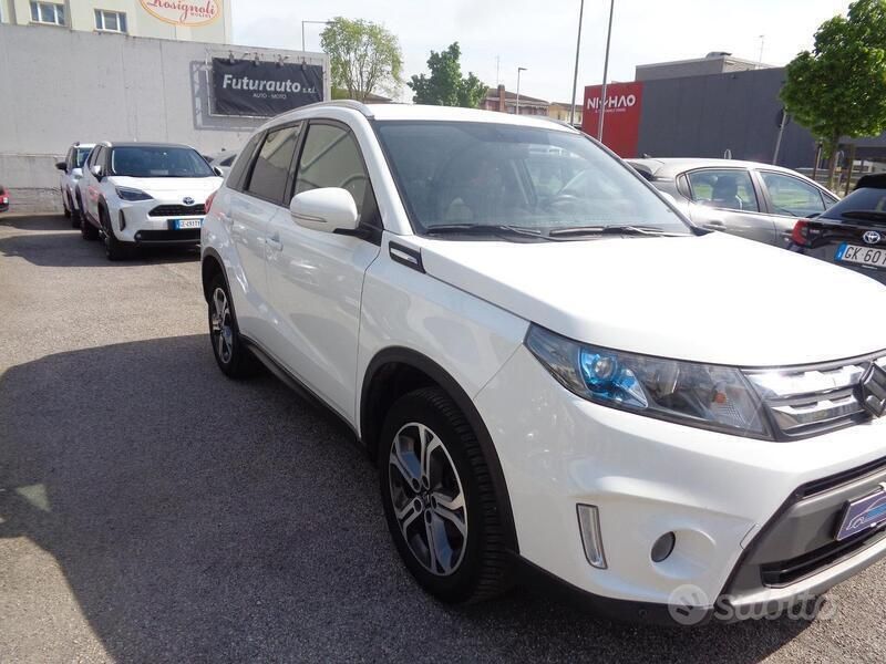 Usata Suzuki Vitara 120 CV (88 kW) 2016 Bianco SUV