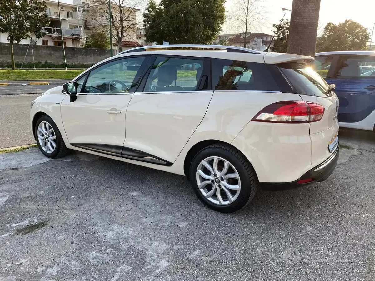 Usata Renault Clio Life 75 CV (55 kW) 2018 Beige Station wagon