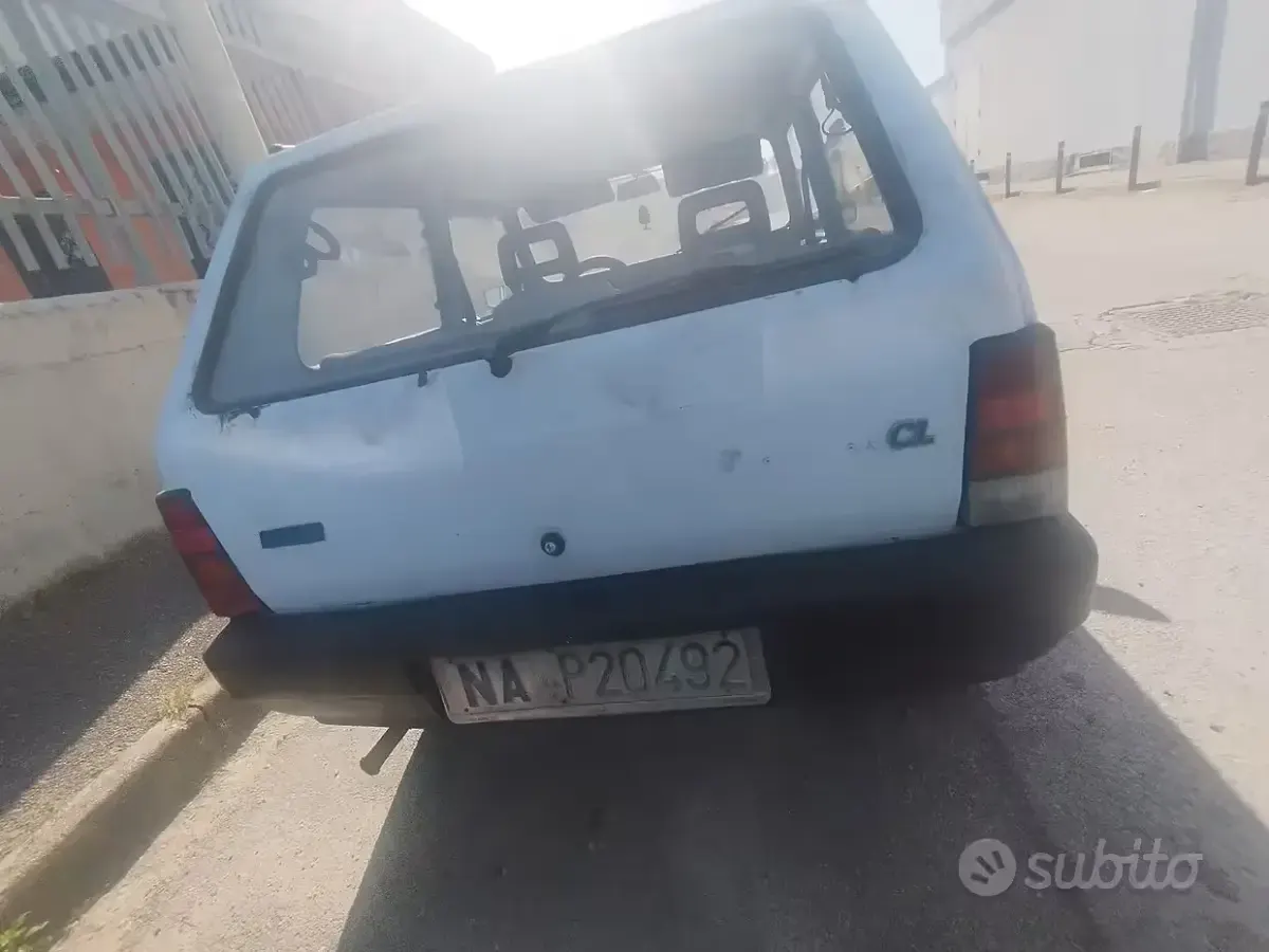 Usata Fiat 750 34 CV (25 kW) 1987 Blu Berlina