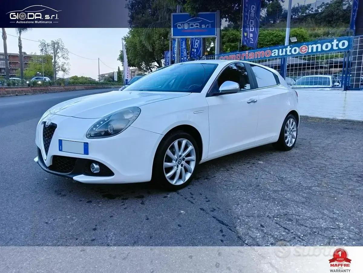 Usata Alfa Romeo Giulietta Super 120 CV (88 kW) 2017 Bianco Utilitaria