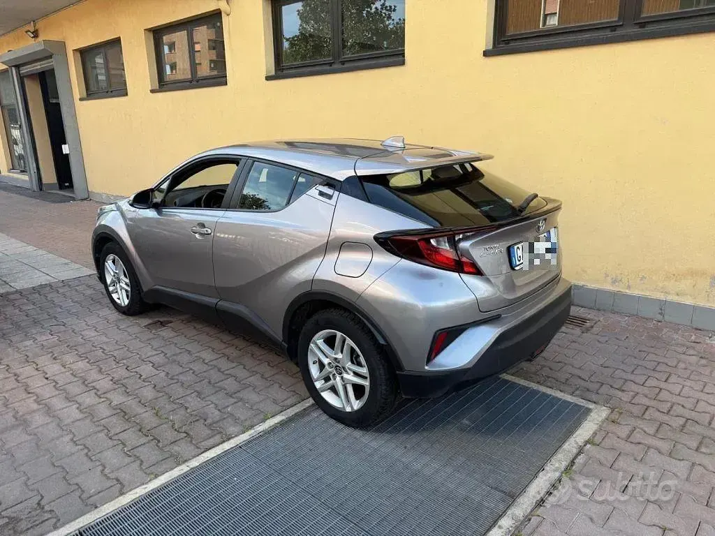 Usata Toyota C-HR Business Edition 98 CV (72 kW) 2020 Grigio scuro SUV