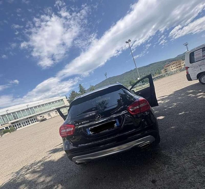 Usata Mercedes GLA180 109 CV (80 kW) 2016 SUV