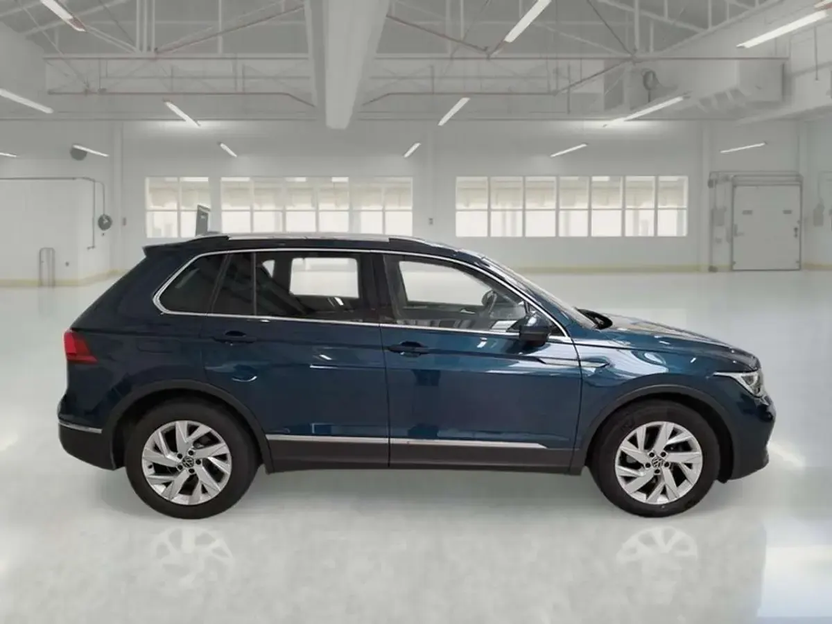 Usata VW Tiguan Life 131 CV (96 kW) 2021 Blu SUV