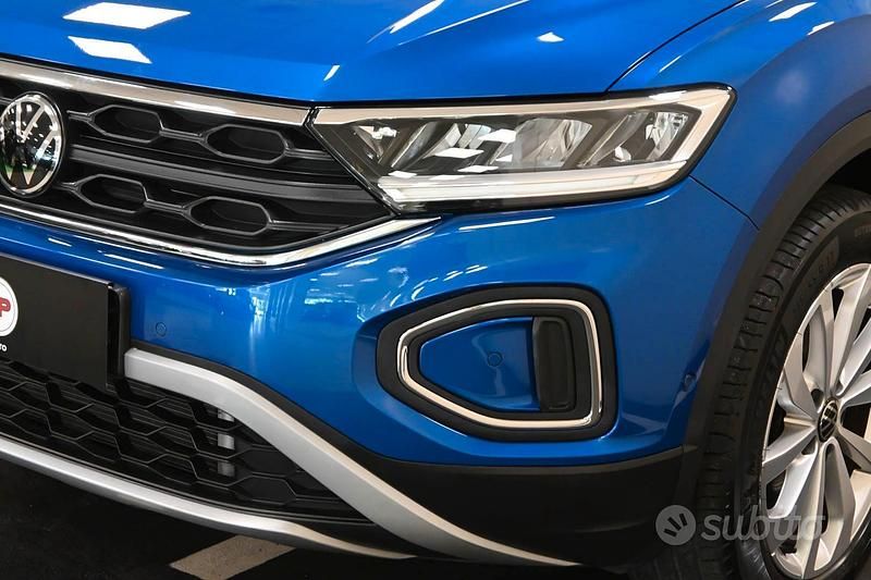 Usata VW T-Roc Sport 149 CV (109 kW) 2023 Blu SUV