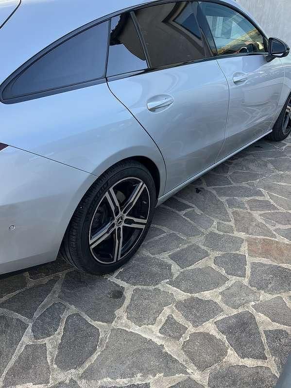 Usata Mercedes CLA180 Shooting Brake 116 CV (85 kW) 2022 Argento Station wagon