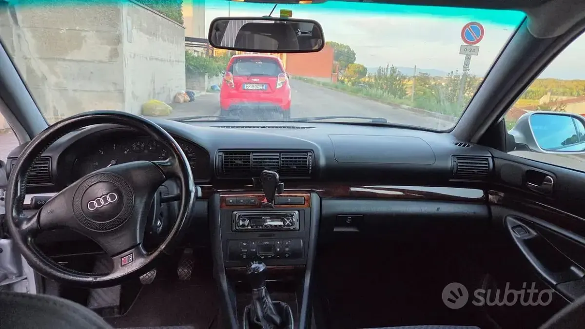 Usata Audi A4 116 CV (85 kW) 2000 Grigio Berlina