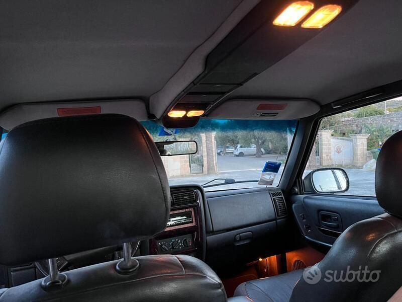 Usata Jeep Cherokee 116 CV (85 kW) 1999 Blu/azzurro SUV