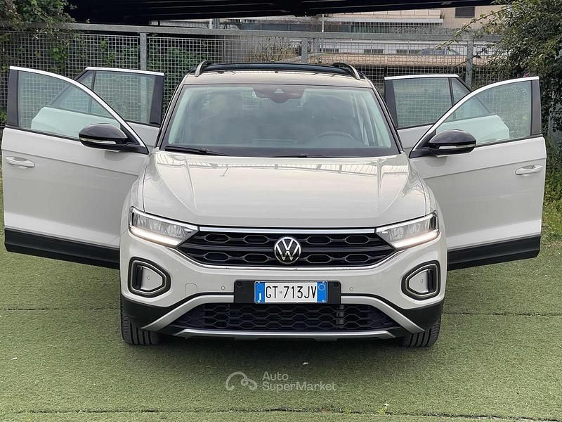 Usata VW T-Roc Life 116 CV (85 kW) 2024 Bianco SUV