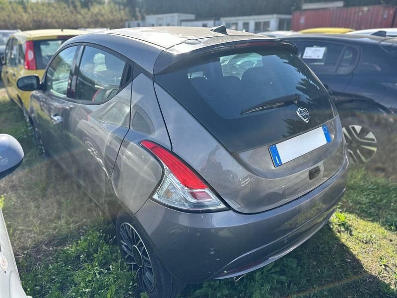 Usata Lancia Ypsilon S 69 CV (50 kW) 2024 Grigio Utilitaria