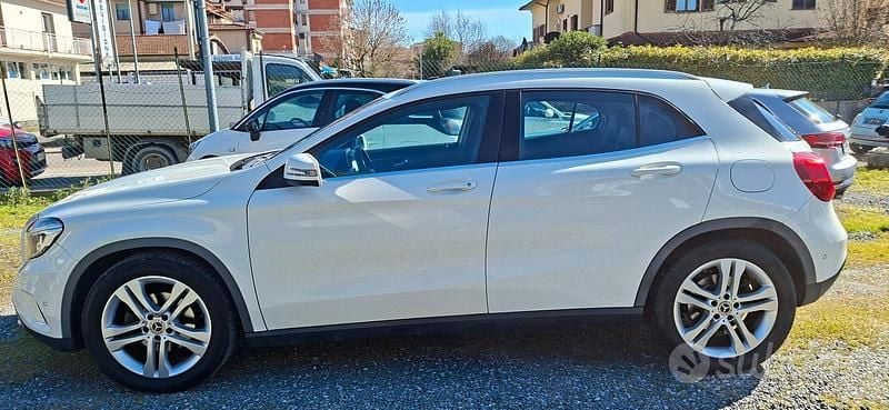 Usata Mercedes GLA200 136 CV (100 kW) 2014 Bianco SUV