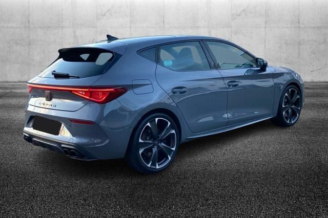 Usata Cupra Leon 300 CV (220 kW) 2022 Grigio metallizzato Berlina