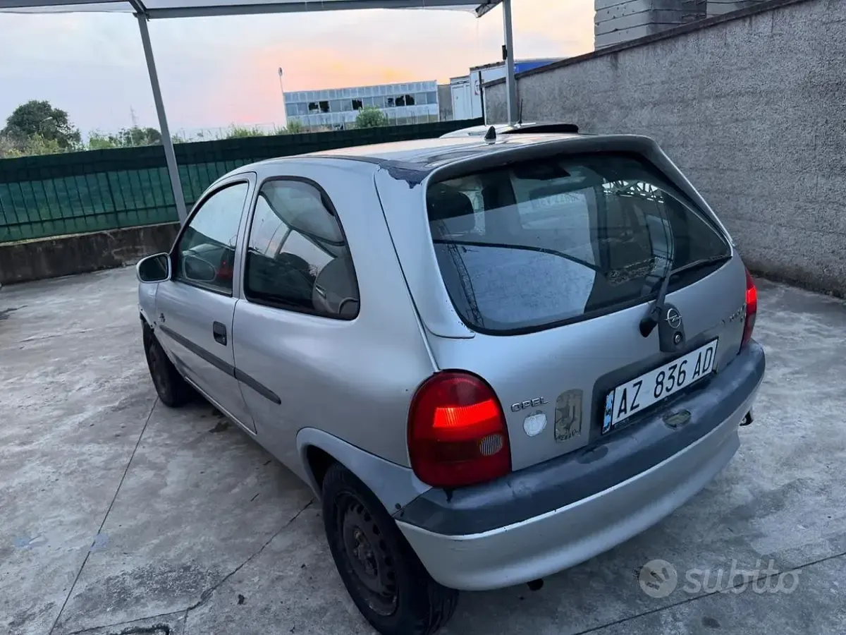 Usata Opel Corsa 65 CV (47 kW) 1998 Utilitaria