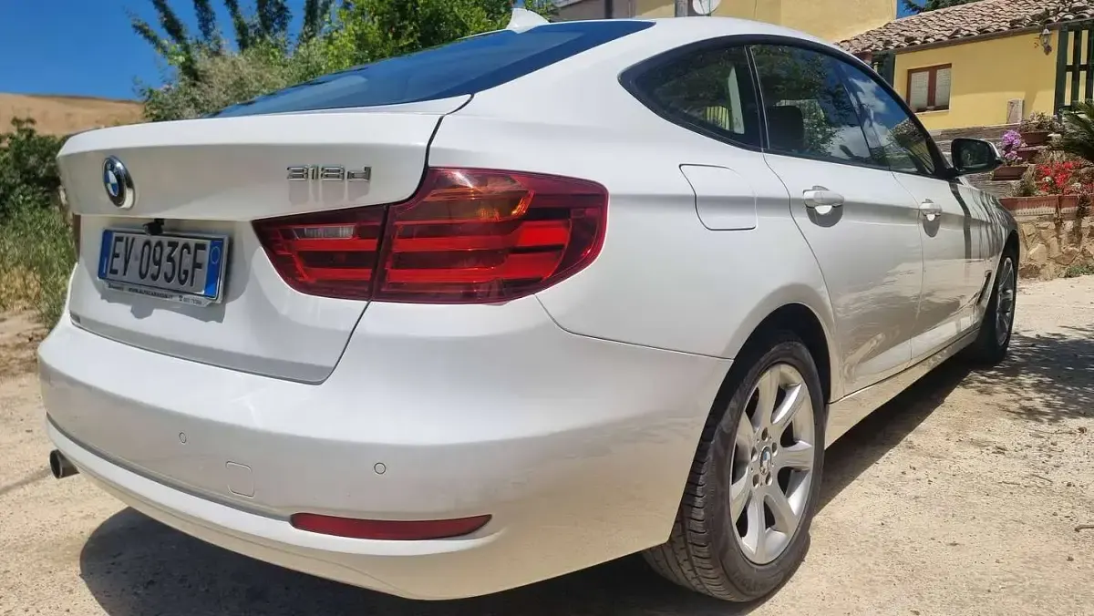Usata BMW 318 Gran Turismo 143 CV (105 kW) 2014 Bianco Coupé