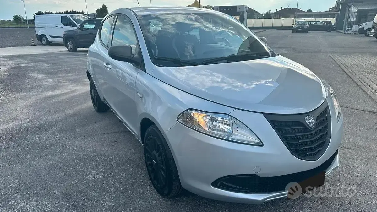 Usata Lancia Ypsilon S 95 CV (69 kW) 2015 Grigio Utilitaria
