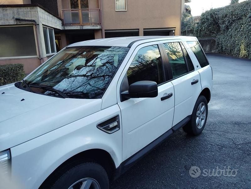 Bianco Usata 2014 Land Rover Freelander 2 SUV | 5000 € (Super prezzo) - Immagine 1/4