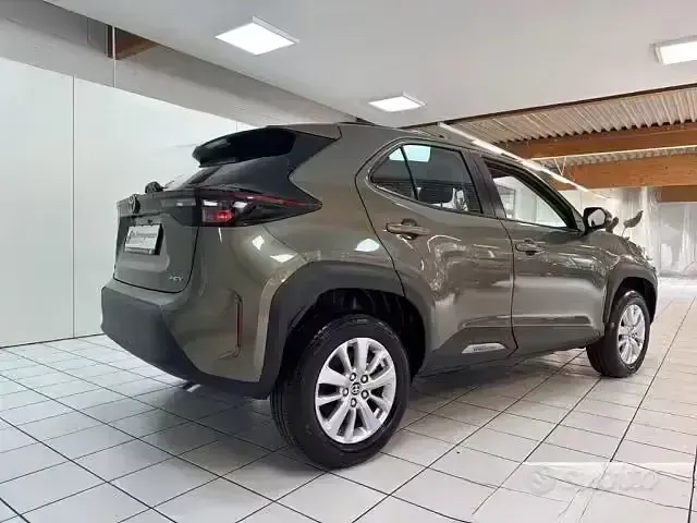 Usata Toyota Yaris Cross Active 116 CV (85 kW) 2025 Marrone SUV