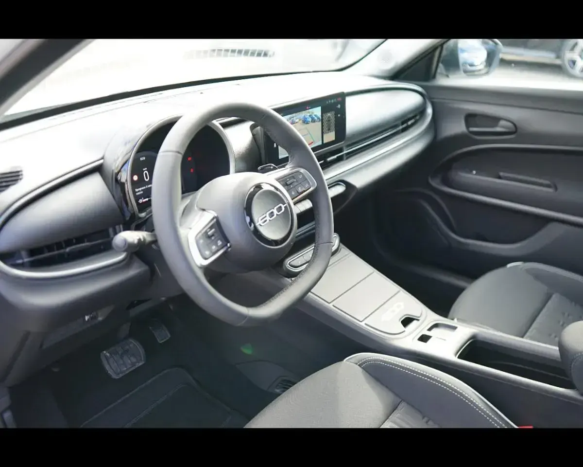 Nuova Fiat 600 100 CV (73 kW) 2025 Bianco SUV