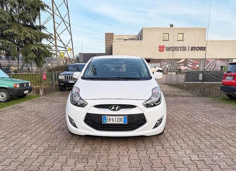 Usata Hyundai ix20 Comfort 90 CV (66 kW) 2013 Bianco Utilitaria