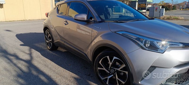 Usata Toyota C-HR 98 CV (72 kW) 2019 SUV