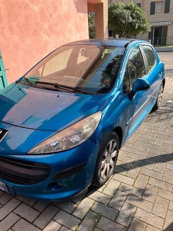 Usata Peugeot 207 68 CV (50 kW) 2008 Blu Berlina
