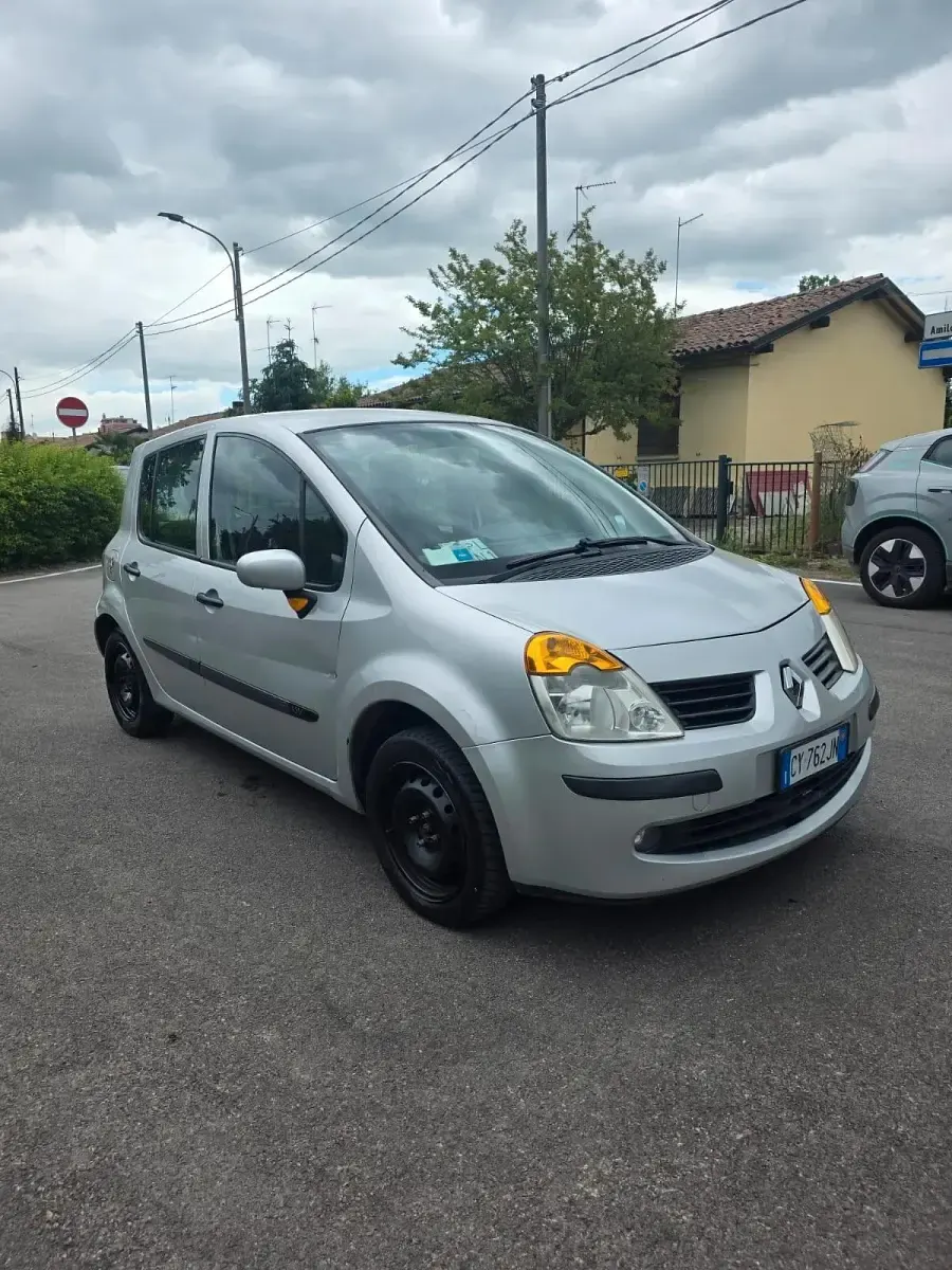 Usata Renault Modus 75 CV (55 kW) 2007 Grigio Monovolume