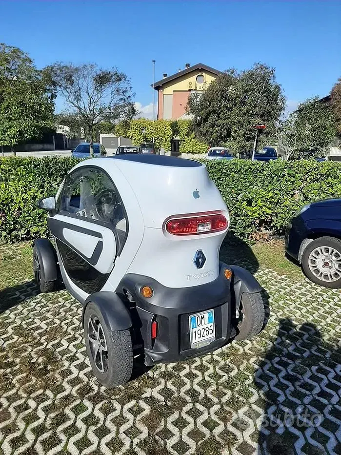 Usata Renault Twizy 12 kW (17 CV) 2012 Bianco Utilitaria