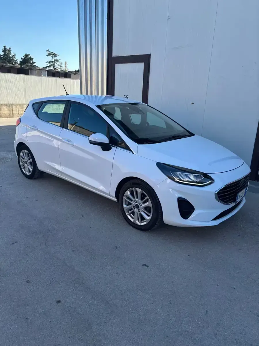 Usata Ford Fiesta Titanium 125 CV (91 kW) 2023 Bianco Utilitaria