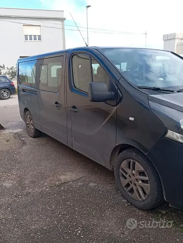 Usata Opel Vivaro 125 CV (91 kW) 2018 Nero Monovolume
