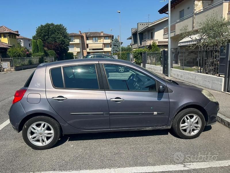 Usata Renault Clio II LE 2008 Grigio Berlina