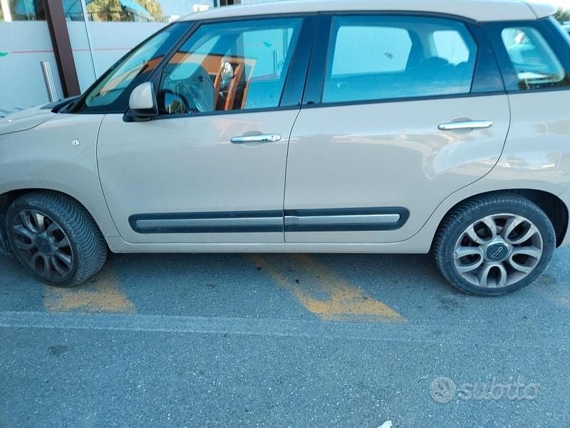 Marrone Usata 2015 Fiat 500 Lounge Tre volumi | 9500 € (Buon prezzo) - Immagine 1/4