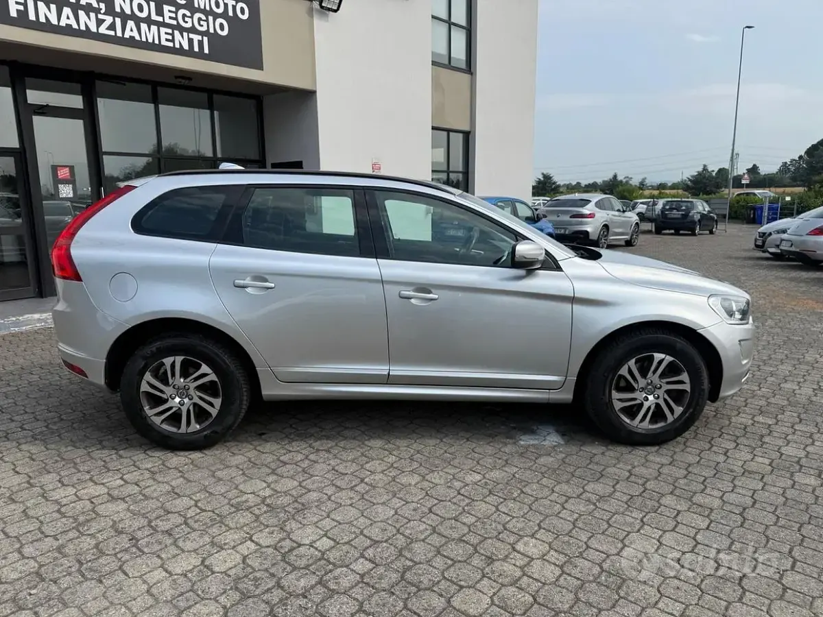 Usata Volvo XC60 136 CV (100 kW) 2015 Grigio SUV